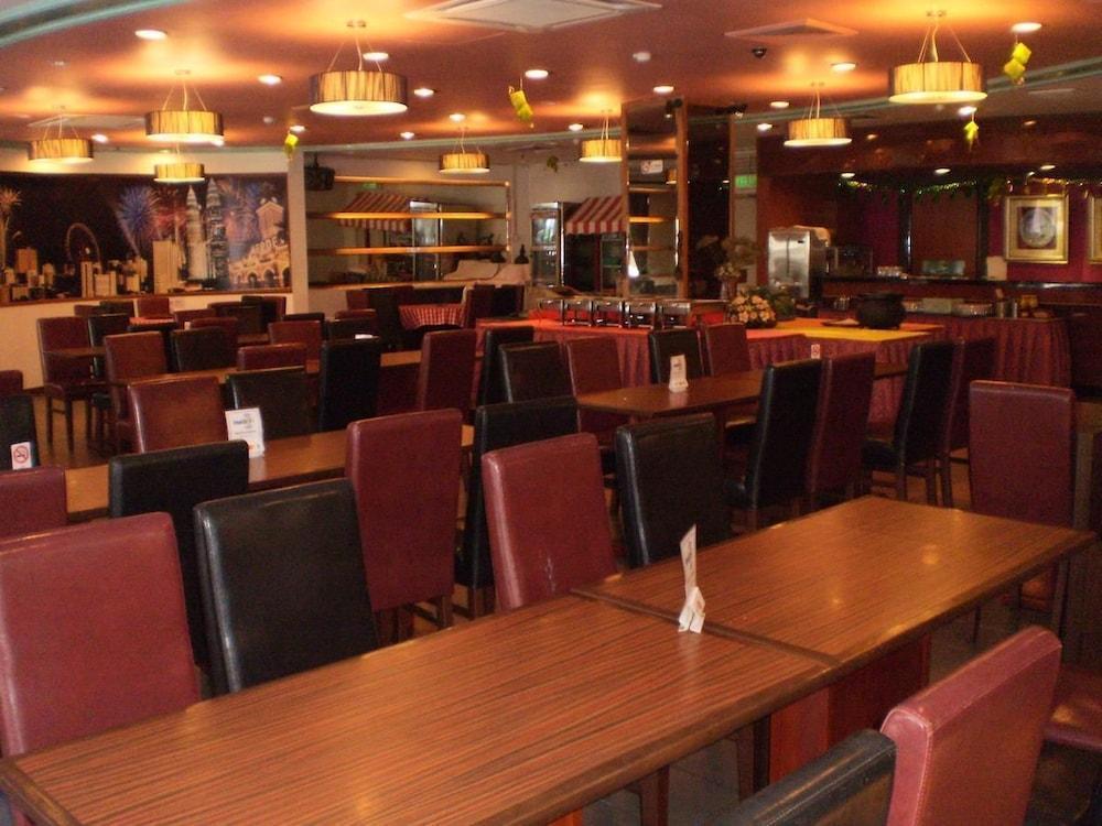 Corona Inn كوالالمبور المظهر الخارجي الصورة